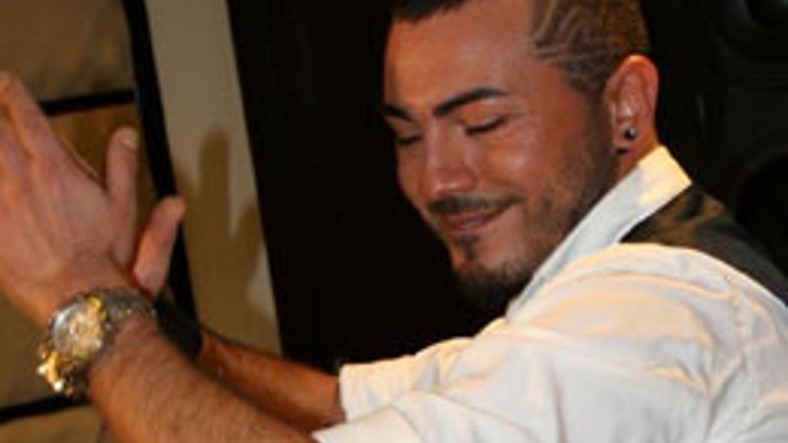 Ünlü şarkıcı donma tehlikesi geçirdi