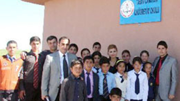 İnşa ettirdiği okulda anıldı