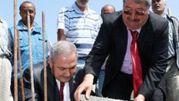 İlk briket Başkan Kara'dan