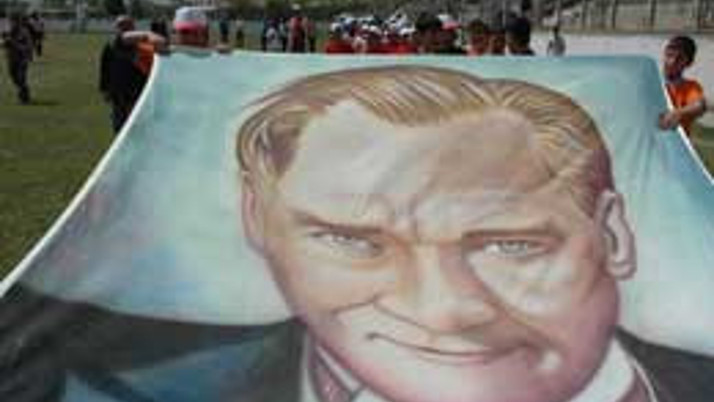 Gençlik Yürüyüşü
e BDP engeli! 