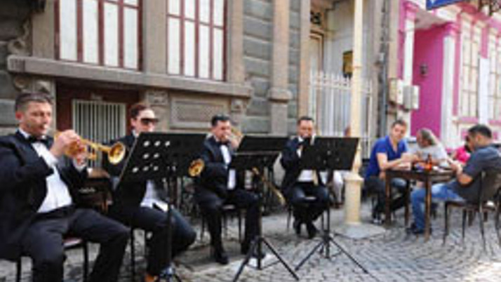 İzmirliler için ‘Sanat Sokakta’ projesi