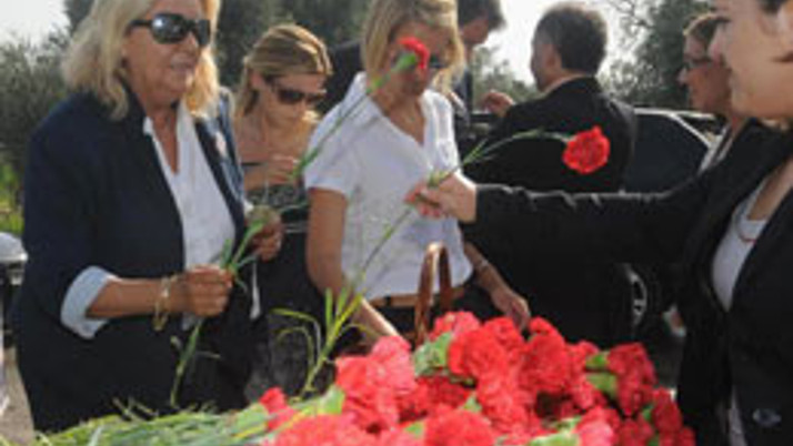 İzmirliler Ahmet Piriştina'yı unutmadı