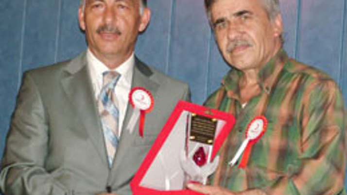 48 kez kan bağışlayana gönüllüye plaket