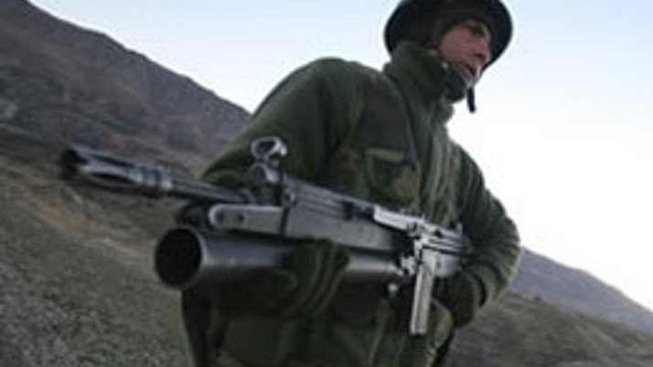 Hakkari'de askere taciz ateşi