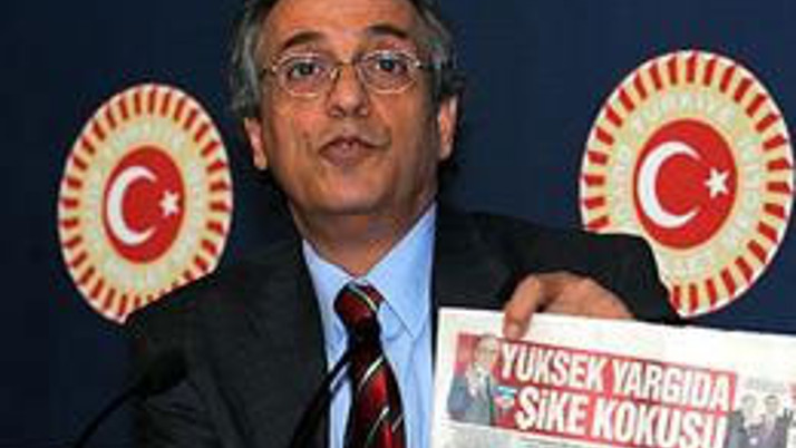 Bir milletvekili daha CHP'ye katıldı