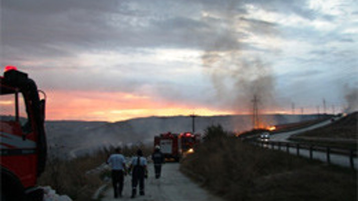 Otlar yanınca mayınlar patladı 
