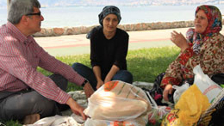 Kocaeli'de Vali ve Başkan piknikte