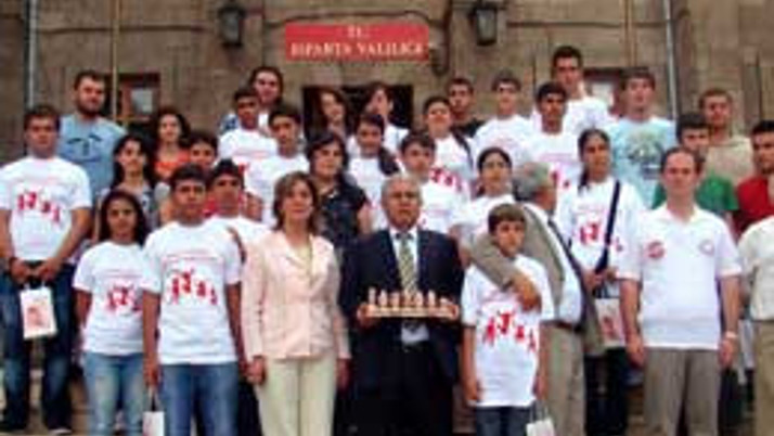 Adıyamanlı gençlerden Isparta'ya çıkartma