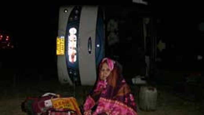 İran otobüsü şarampole yuvarlandı