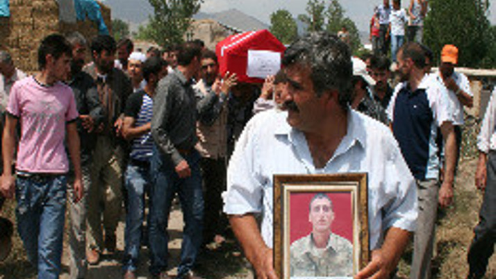 Şehit Er Köseoğlu toprağa verildi