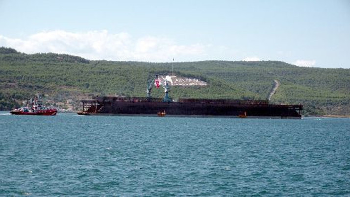 Yüzer havuz boğazı kapattırdı