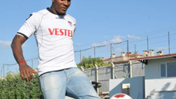 Makukula Manisaspor formasını giydi