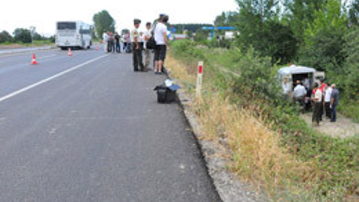 Bir santimlik far kazayı aydınlattı 