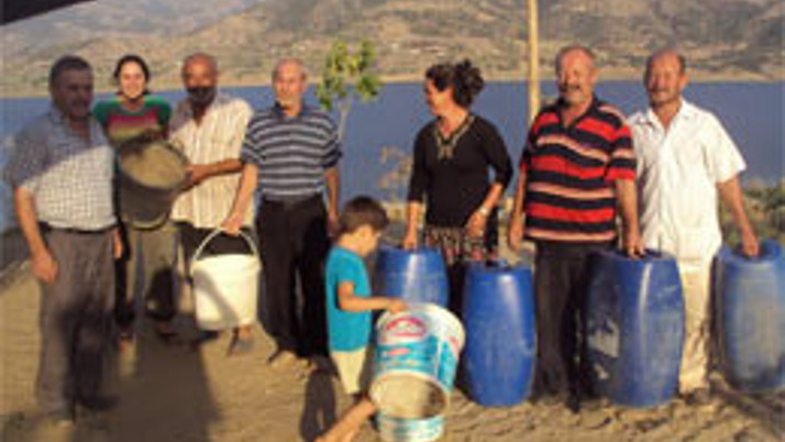 Köylüler Beydağ Barajı'ndan şikayetçi