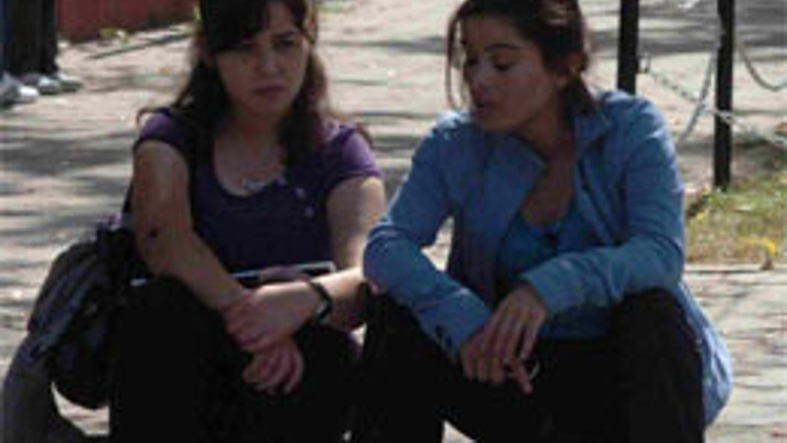 Kız öğrenciler kalacak yer bulamadı! 