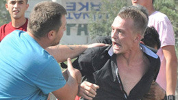 TAYAD üyelerine taşlı sopalı saldırı