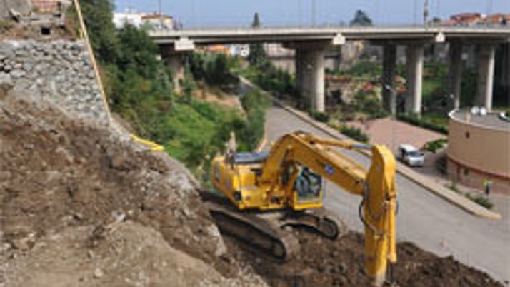 Trabzon'da yol yapım çalışmaları 