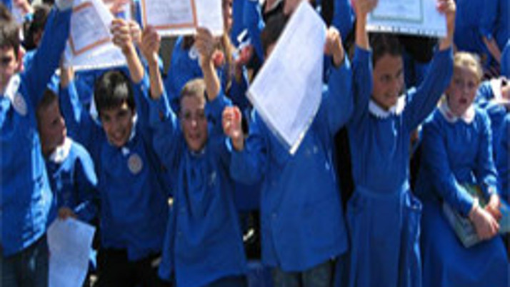 Karne korkusu kızları evden kaçırdı