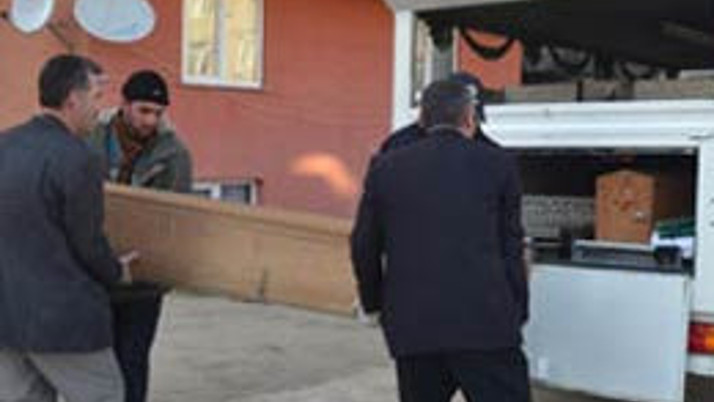 Rakı alamayınca kolonya içti