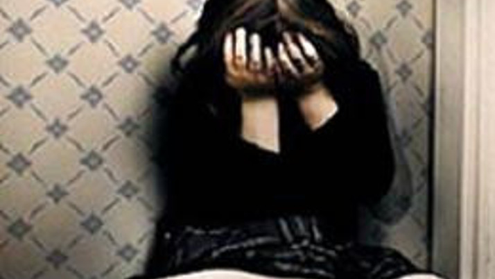 Genç kıza şantajla tecavüz