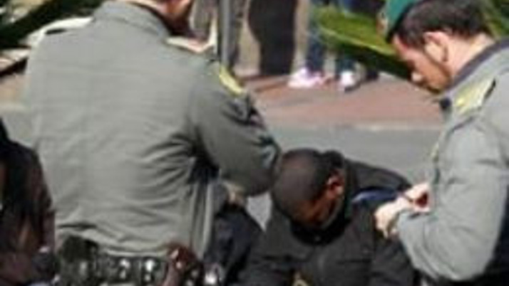 Fransa ve İtalya Afrikalı göçmenleri tartışıyor