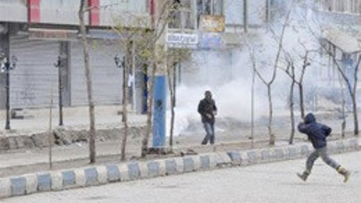 Hizbulllahçılar ile PKK yanlıları çatıştı