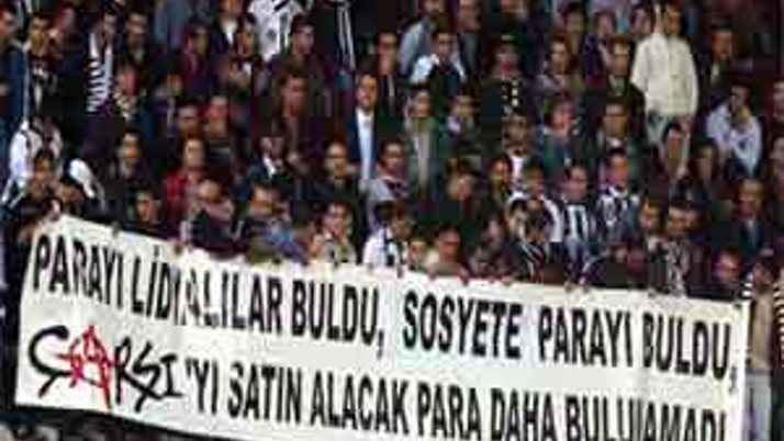 Çarşı pankartlarla vurdu