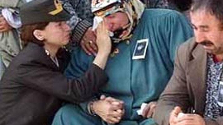 Şehit annesine yüzbaşı tesellisi