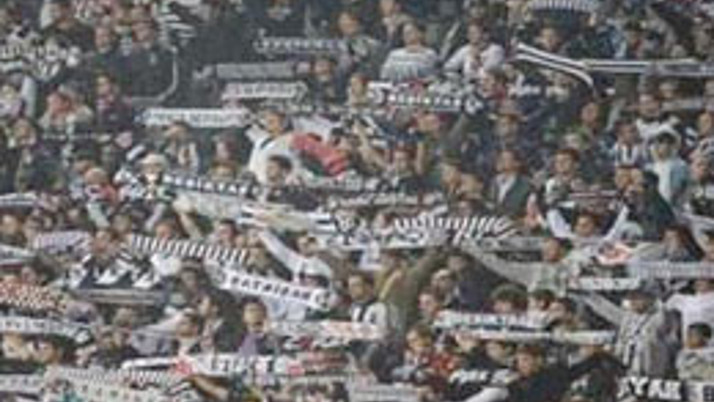 Çarşı grubu İnönü'de şova hazır