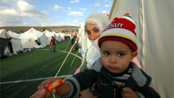 Depremzedeler bayrama hazırlanıyor