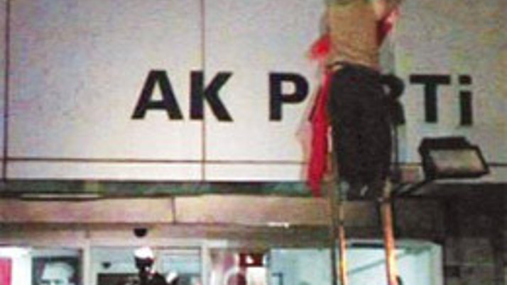 AK Parti binası işgal edildi!