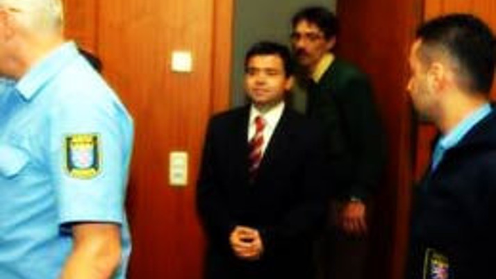 Deniz Feneri'nin bir numarasına tahliye