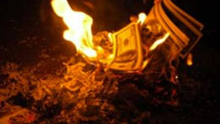 Yoksullar kağıt para yakacak!