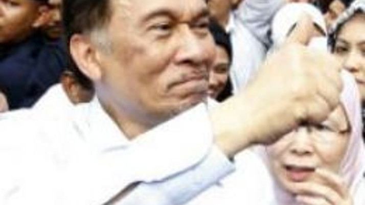 Malezya'da Enver İbrahim'e yeni suçlama