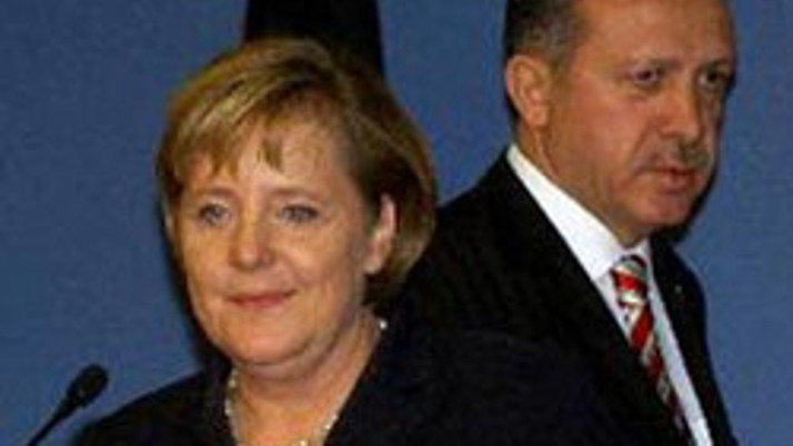 Almanya siyasetçileri göreve çağırdı