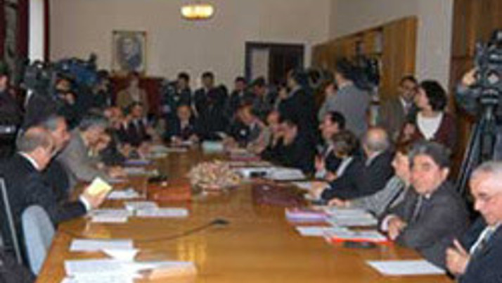  Vetolu paket komisyondan geçti