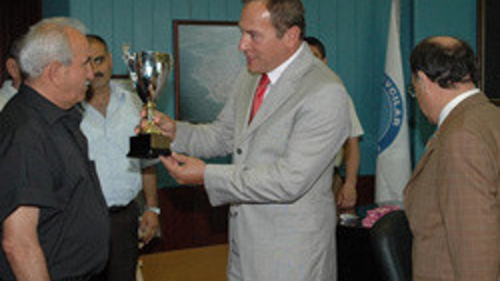 Başkandan sporculara altın