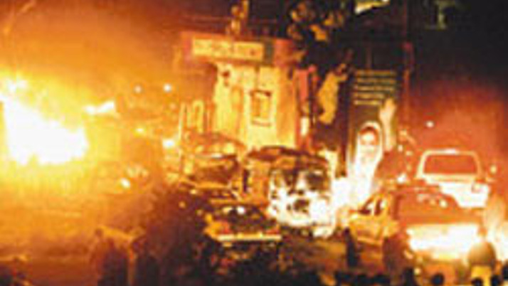 Buttoya bombalı karşılama 