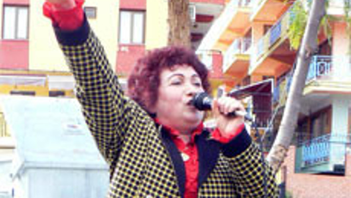 Meydanı boş buldu attı tuttu 