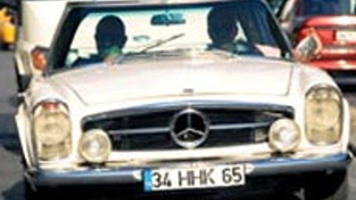 Cem Yılmaz trafikte görüntülendi