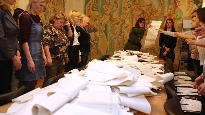 İstanbul oy sayımında fark kapanıyor Ekrem İmamoğlu ve Binali yıldırım seçim sonuçları