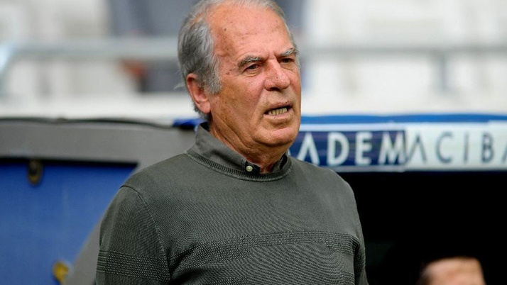 Mustafa Denizli'den sürpriz imza