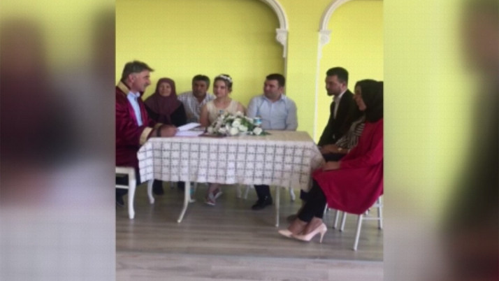 Isparta'da da hissedilen depreme nikah masasında yakalandılar