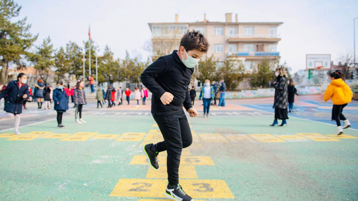 Milli Eğitim Bakanı Ziya Selçuk'tan teneffüste oynayan öğrencilerle ilgili paylaşım