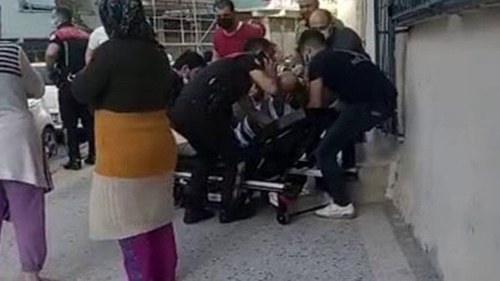 Küçükçekmece'de 'karıma mı bakıyorsun' dediği engelli komşusunu hastanelik etti