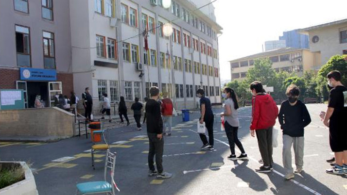 LGS kapsamındaki merkezi sınava giren 3 bin 157 öğrenciye geçici kimlik belgesi verildi