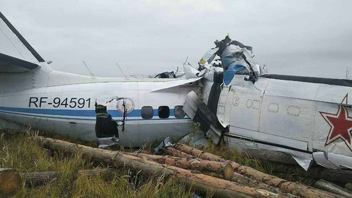 Tataristan'da paraşütçüleri taşıyan uçak düştü: 16 kişi öldü!