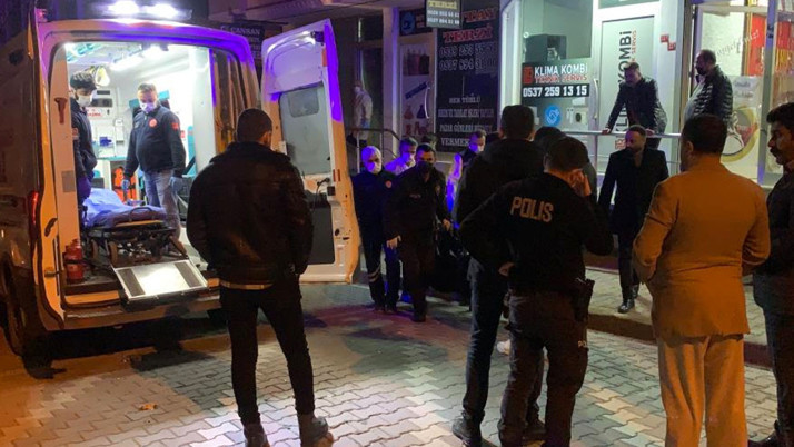 Esenyurt'ta emlak ofisinde iki arkadaşın eğlencesi ölümle bitti