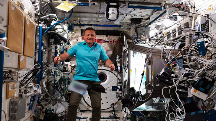 Uzay'daki Alper Gezeravcı: En çok anne ve babama yakın olmayı, ailemi özledim”