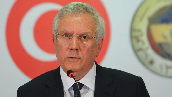 Aziz Yıldırım Fenerbahçe maçı izlerken fotoğraf paylaştı! Herkes duvardaki detaya takıldı